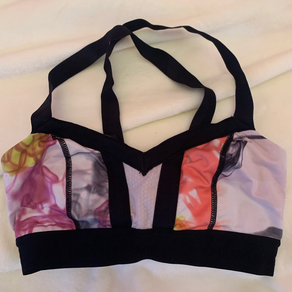 Lululemon sports bra